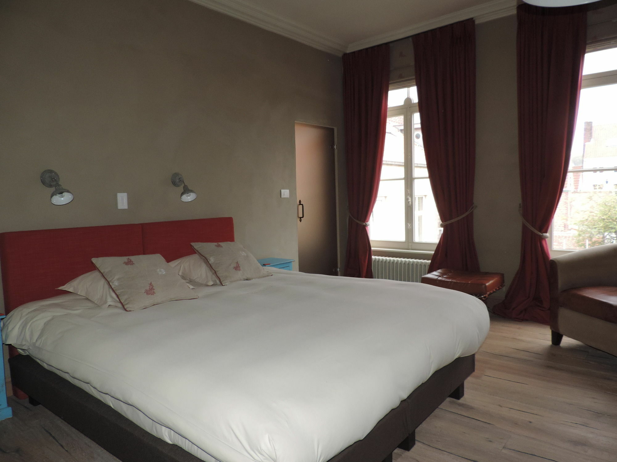 B&B Saint-Sauveur บรูจส์ ภายนอก รูปภาพ